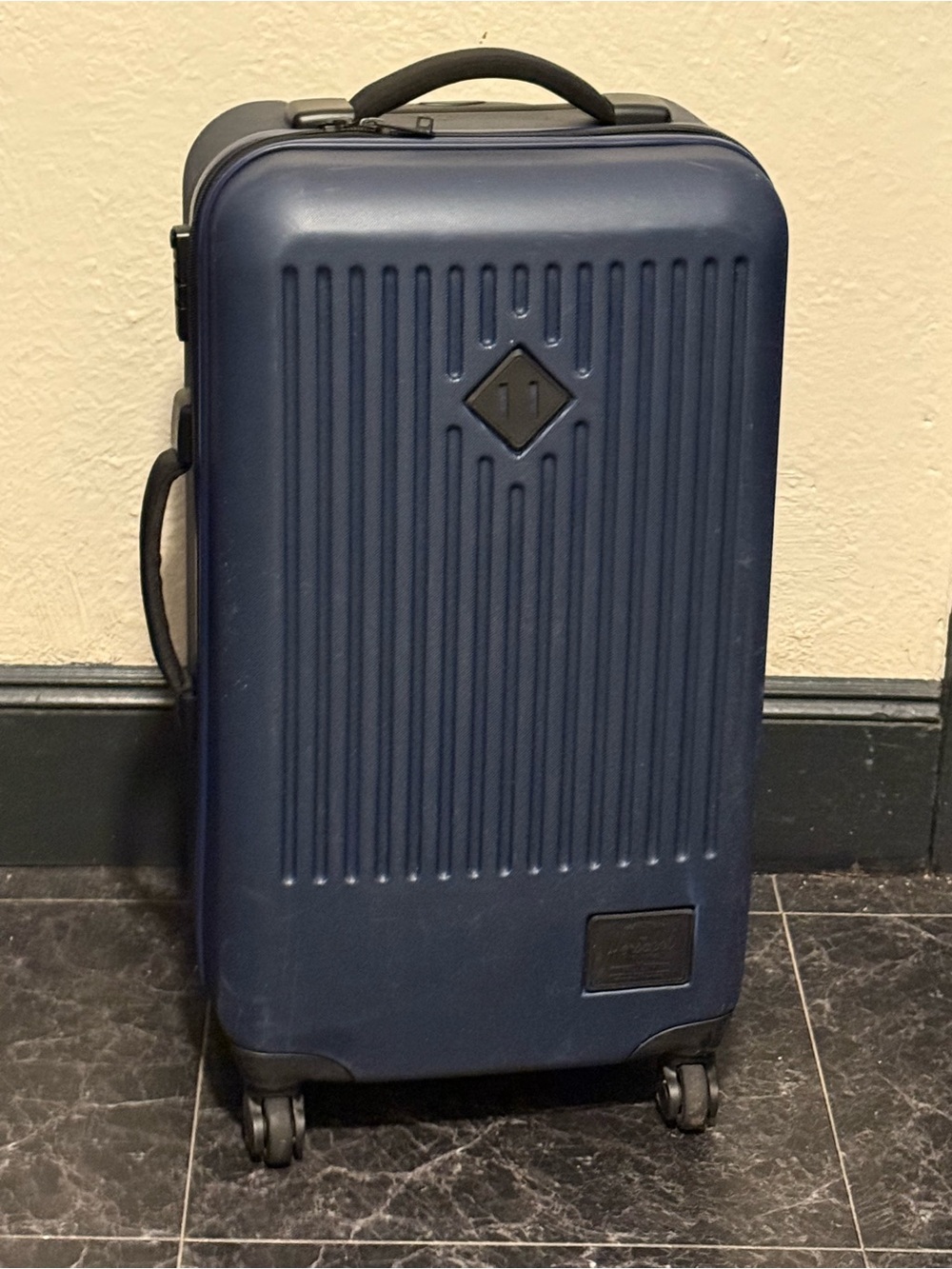 Herschel Supply Co. Large Hard Shell Navy Spinner Luggage ($329 retail!)